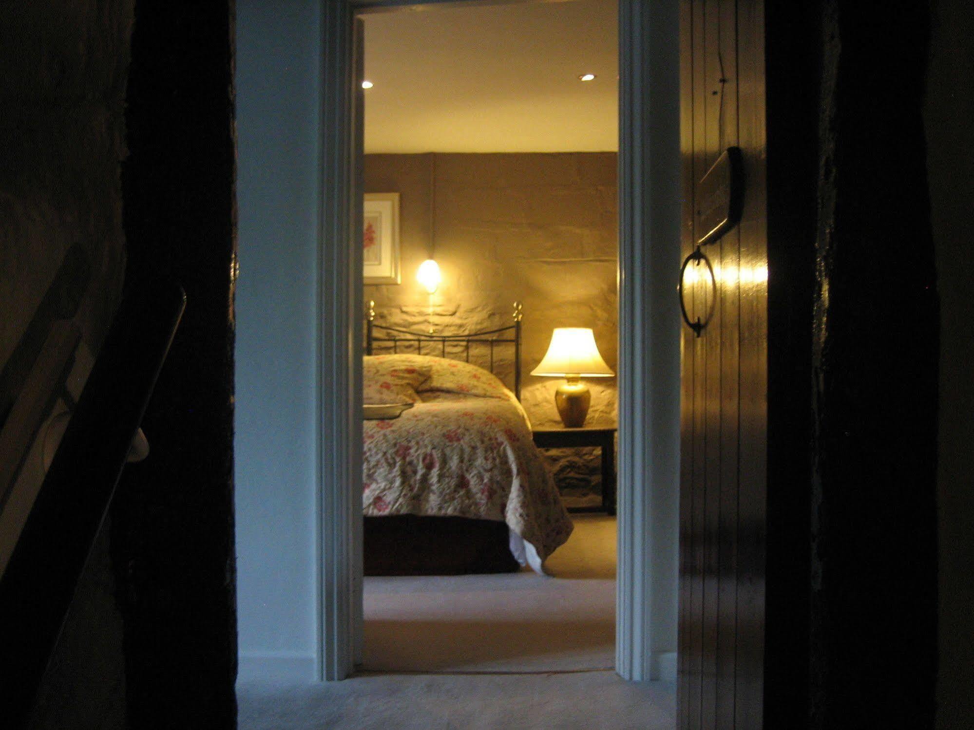 The Oxenham Arms Hotel Devon South Zeal Extérieur photo
