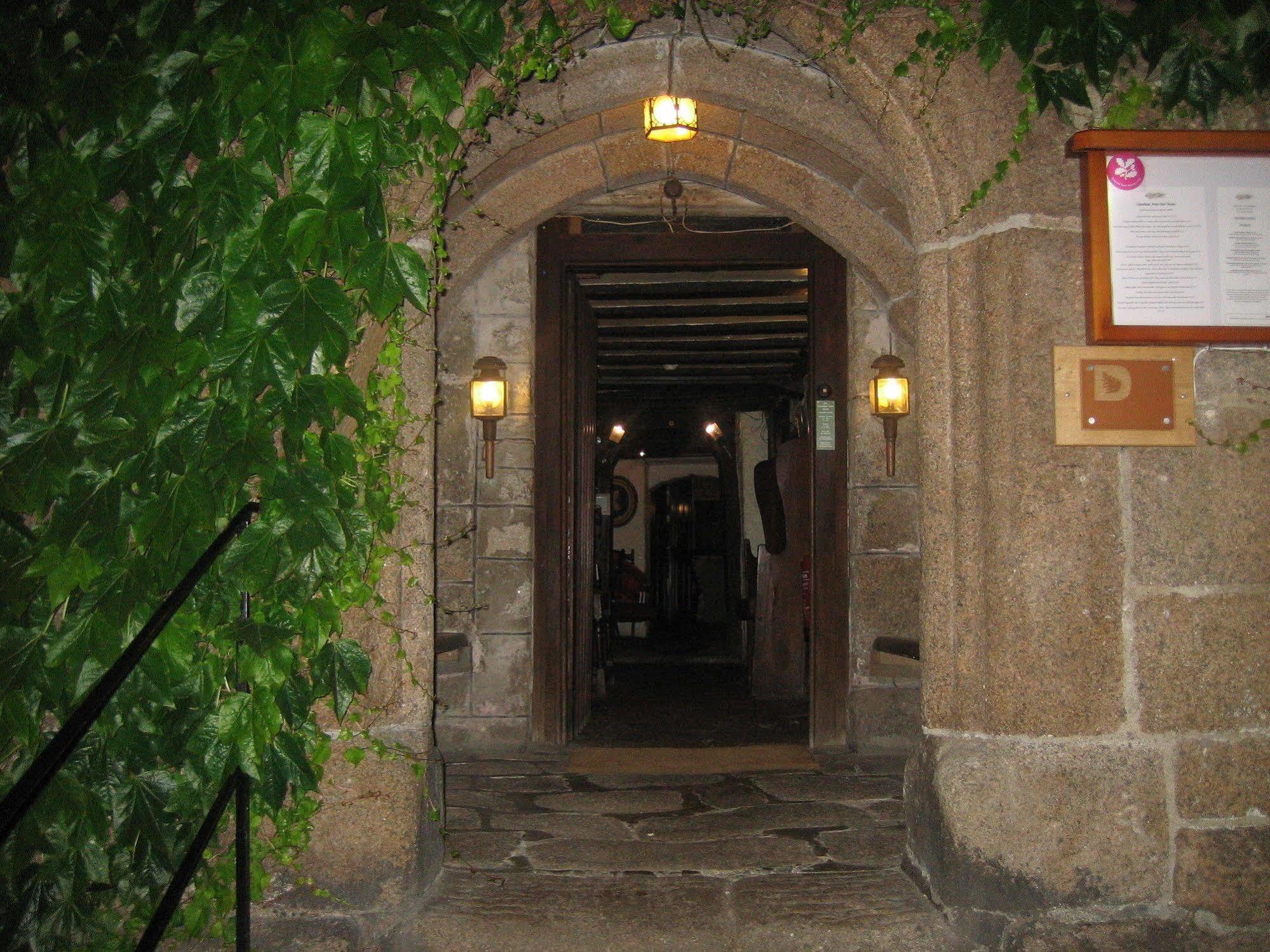 The Oxenham Arms Hotel Devon South Zeal Extérieur photo